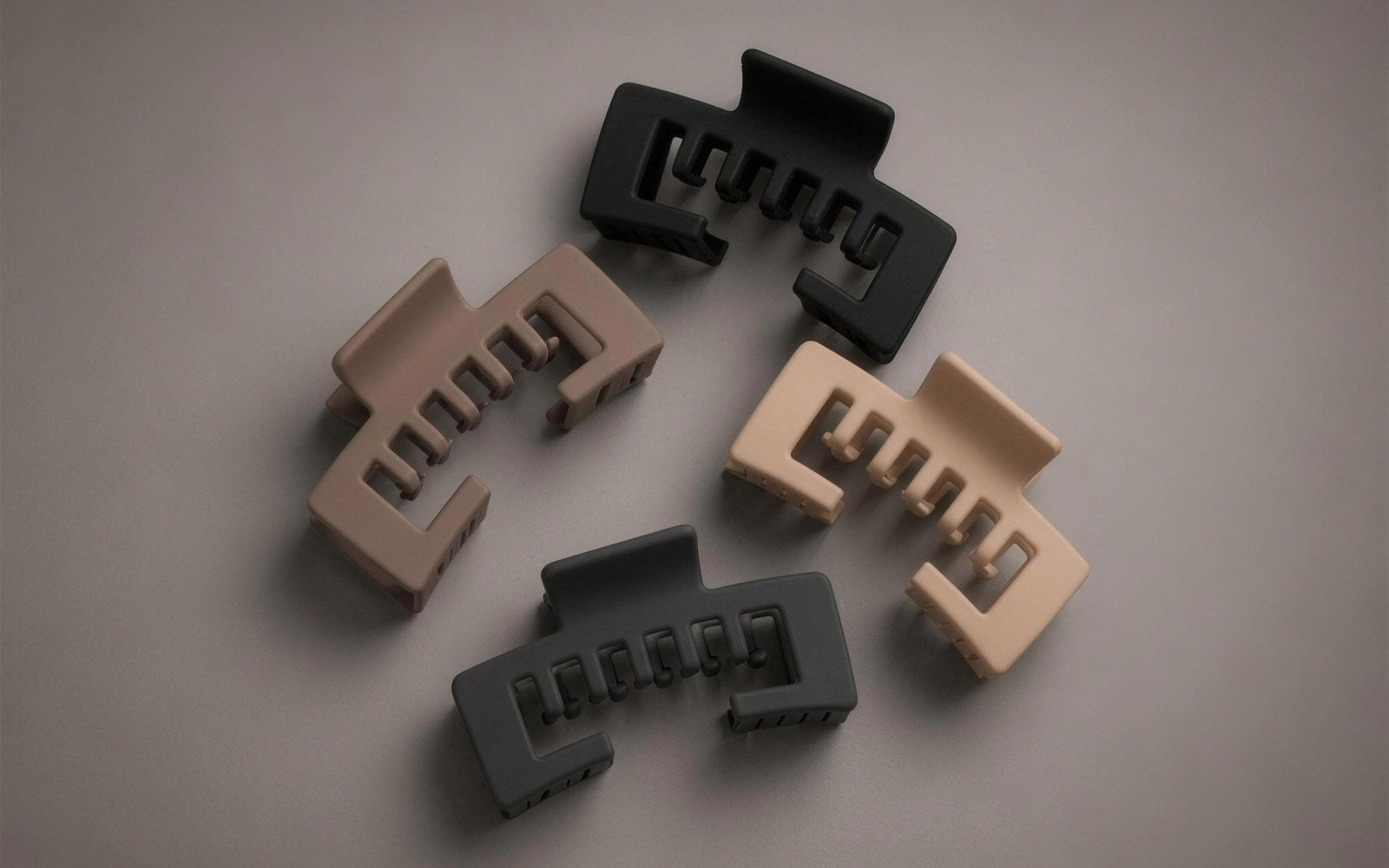 Alora hat claw clips in four matte finishes